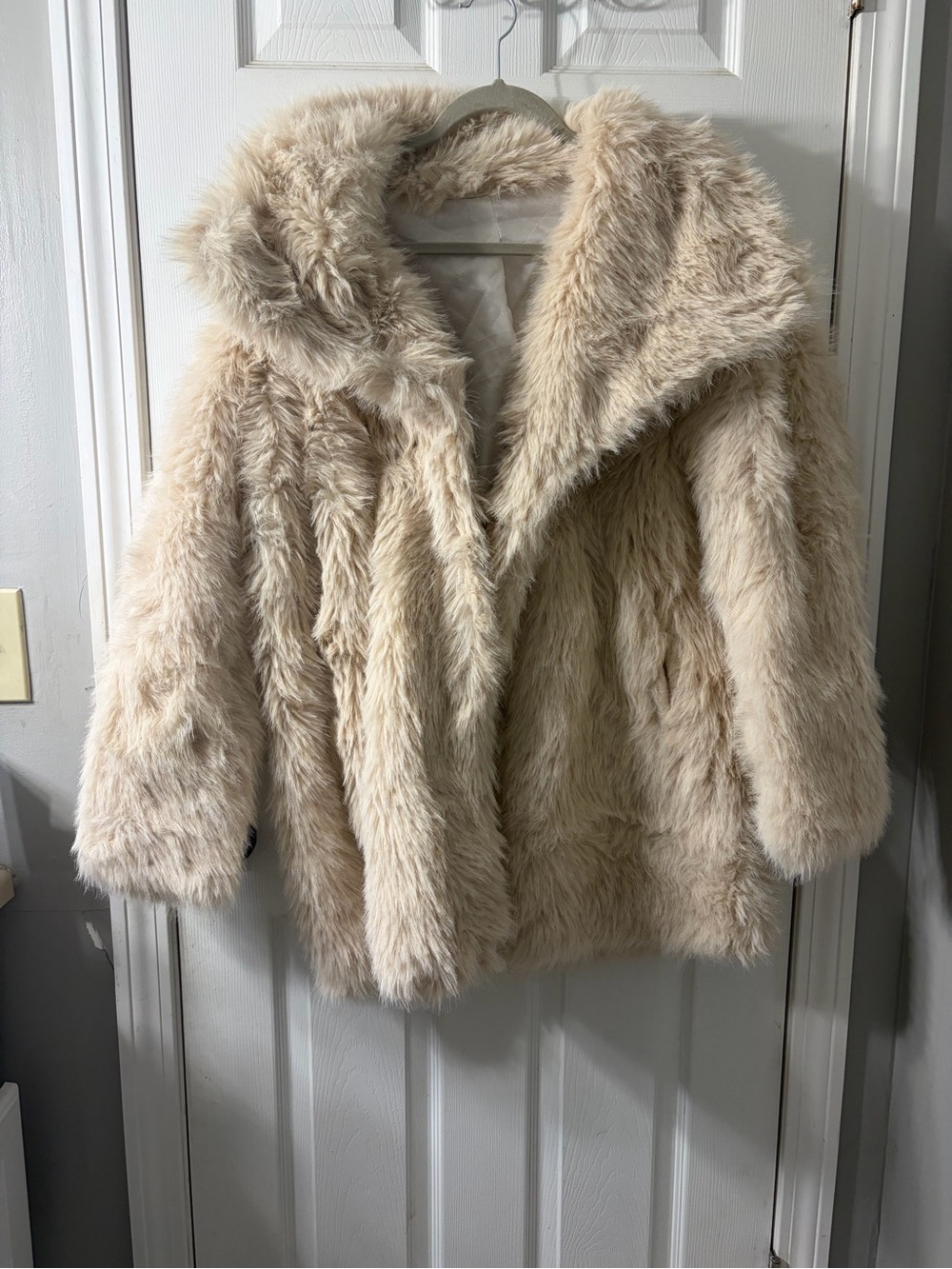 Women's Faux Fur Hooded Coat - Cream